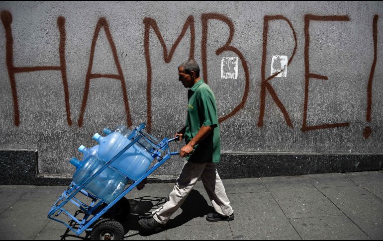 La cantidad equivale a 723 o 45 dólares, según las tasas oficiales de referencia en el país. AFP/ F. Parra