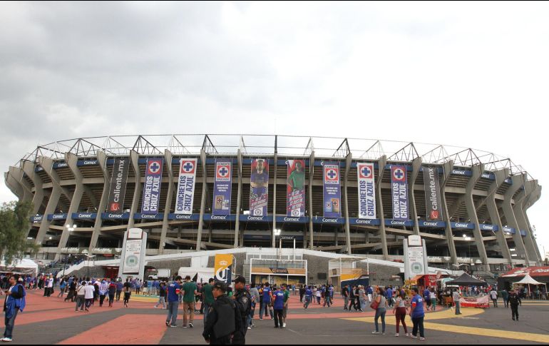 La afición del León que hizo el viaje a la capital del país no llegó a más de cinco mil personas. NTX/O. Ramírez