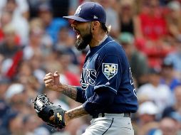 Sergio Romo ponchó a dos enemigos en su salvamento 16 de la temporada y 100 en las Mayores.AP/W. Townson