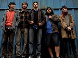 Él mató a un policía motorizado apuesta por la nostalgia de los formatos del disco vinilo en 12 pulgadas y cassette. ESPECIAL