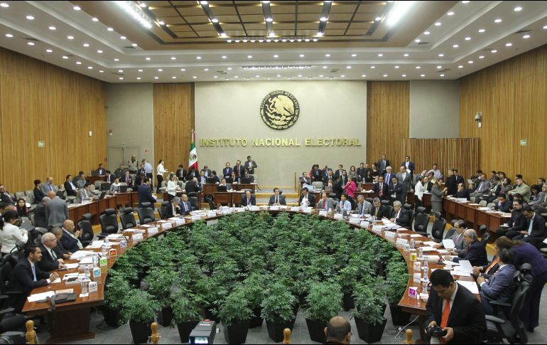 El INE deberá estimar en cinco días el beneficio obtenido por los senadores electos por el uso de marcas comerciales. NTX / ARCHIVO