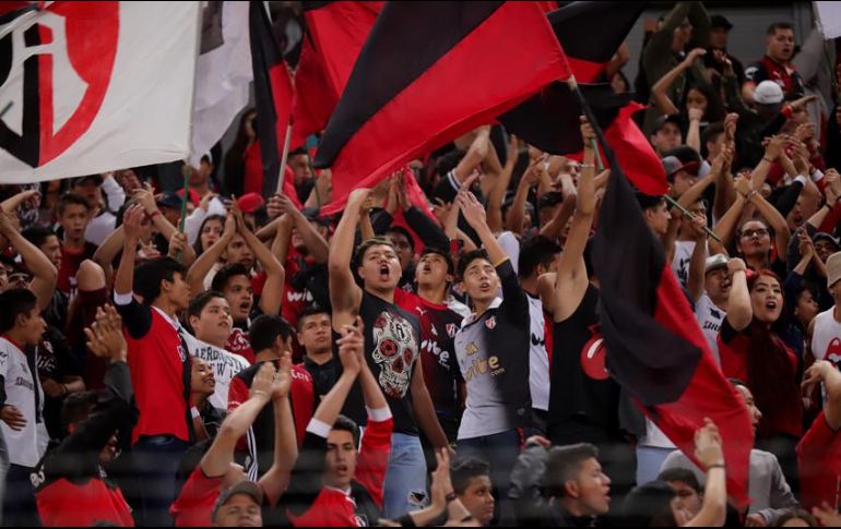 El próximo viernes, la ciudad de Guadalajara vibrará con una edición más del Clásico Tapatío. EL INFORMADOR / ARCHIVO