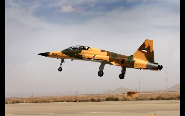 El caza, equipado con radares polivalentes y cuya presentación coincide con un período de fuertes tensiones con Estados Unidos, pasó con éxito los vuelos de prueba, indicó la agencia de prensa iraní Tasnim.