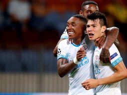 Lozano celebra tras marcar para los Granjeros al 61'. TWITT@ER/PSV