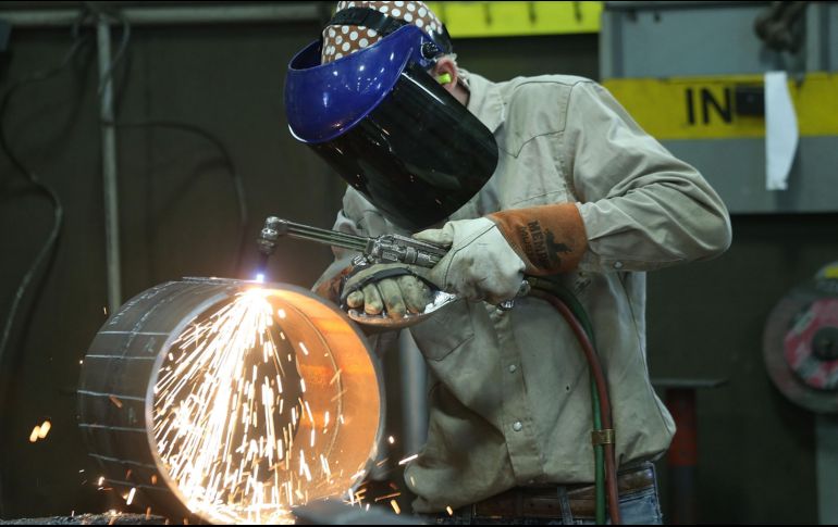 Este anuncio es un ejemplo de las tácticas aplicadas para defender a la industria estadounidense y reducir el déficit comercial. AFP/S. Platt
