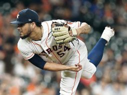 Después de ser suspendido 75 juegos, el mexicano empieza a retomar su nivel. AP