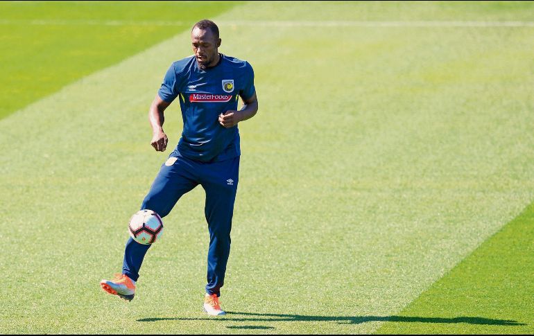 El corredor de velocidad en una sesión de entrenamiento con los pases. EFE