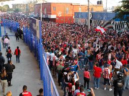 Indican que a partir de las 10:00 horas del viernes se bloquearán los accesos al Estadio Jalisco, y se montarán tres anillos de seguridad que formarán parte de los seis filtros de ingreso. EL INFORMADOR / ARCHIVO