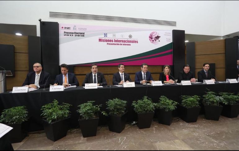Córdova encabezó este miércoles, en la sede del INE, la presentación de los informes de misiones internacionales. TWITTER / @INEMexico