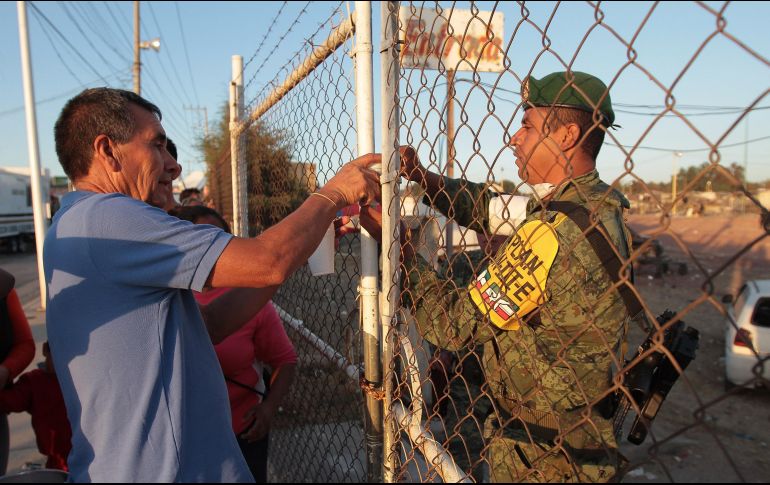 Dichas acciones provocan que la población agrediera al personal de seguridad y en general al que participó en el operativo. NTX/ ARCHIVO