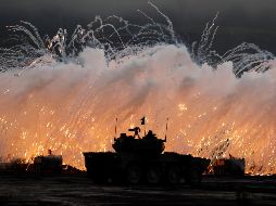 Una figura de cera del Papa Francisco recién desvelada es trasladada al Museo nacional de cera en Dublín, previo a la visita del pontífice a Irlanda. AP/PA/B. Lawless