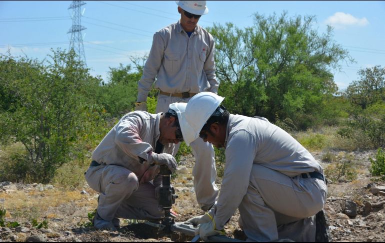 En Arandas confiscan 40 bidones con capacidad de 20 litros que contenían hidrocarburo, mientras que en Tala y Tlajomulco de Zúñiga aseguran tres tomas clandestinas de Pemex. NTX / ARCHIVO
