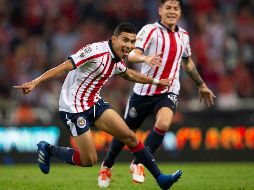 Pineda (I) afirma que sigue trabajando para ser llamado a la Selección mexicana. EFE/F. Guasco