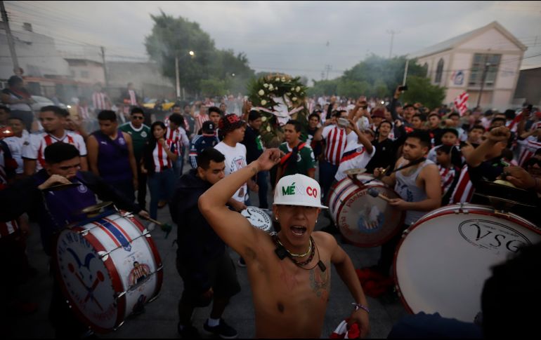 Al finalizar el encuentro, las barras de ambos equipos fueron custodiadas hasta los puntos de reunión establecidos sin que hubiera percances de gravedad. EL INFORMADOR/F. Atilano