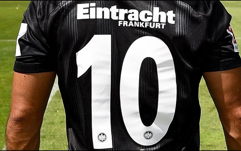 ''Marquito'' lucirá el dorsal ''38'' de acuerdo a una publicación de las redes sociales del club de este sábado, esto, en caso de continuar en el equipo. TWITTER / @eintracht_esp