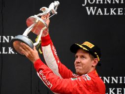 Vettel (foto) logró el triunfo 52 de su carrera, tras adelantar a Hamilton, que salió desde la pole, en la primera vuelta. AFP / J. Thys