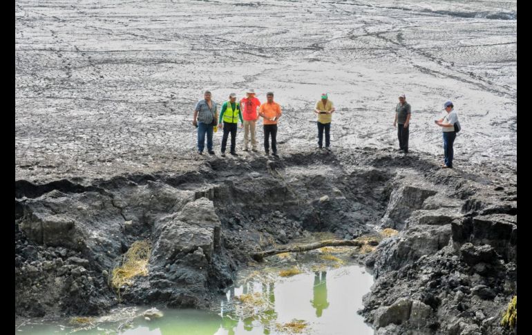 Autoridades y especialistas durante un recorrido de inspección en Chakanbakán el 22 de agosto.