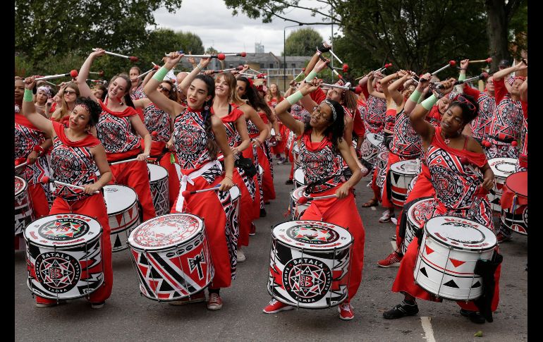 Los tambores animaron el desfile.