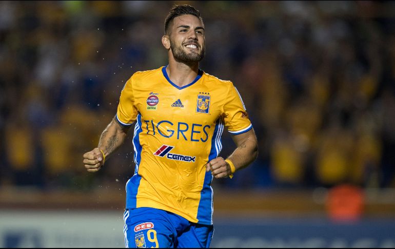 El futbolista increpó a los oficiales, a los que, según el relato de los medios franceses, hizo notar que ganaba 150 mil euros semanales. MEXSPORT / ARCHIVO