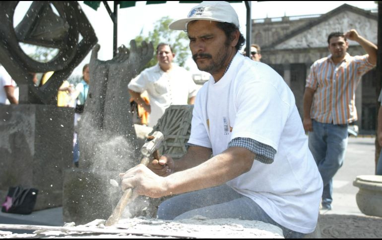 La SEDESOL, el FONART y la Secretaría de Cultura Jalisco invitan a los escultores a proponer su originalidad durante las Fiestas de Octubre. EL INFORMADOR/Archivo