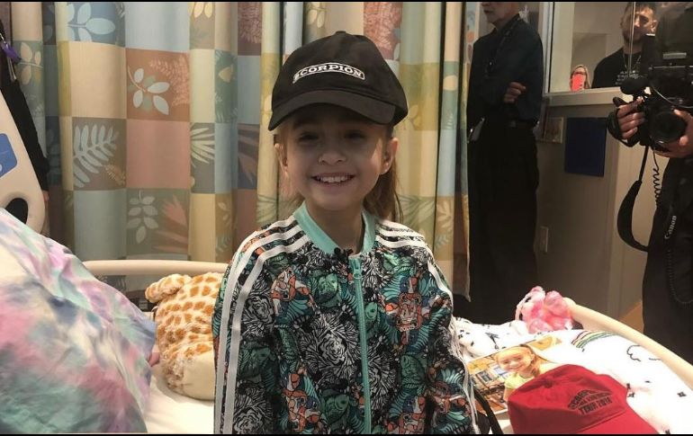 El cirujano cardiovascular, Carl Backer, dijo que la operación de nueve horas fue exitosa, aunque las primeras 48 horas después son críticas. INSTAGRAM / @champagnepap