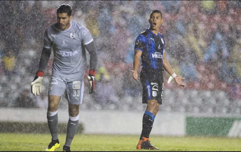 Con este triunfo en la cancha del estadio La Corregidora, los de casa suman seis unidades igualando en la cima del sector a la visita. MEXSPORT / O. Martínez