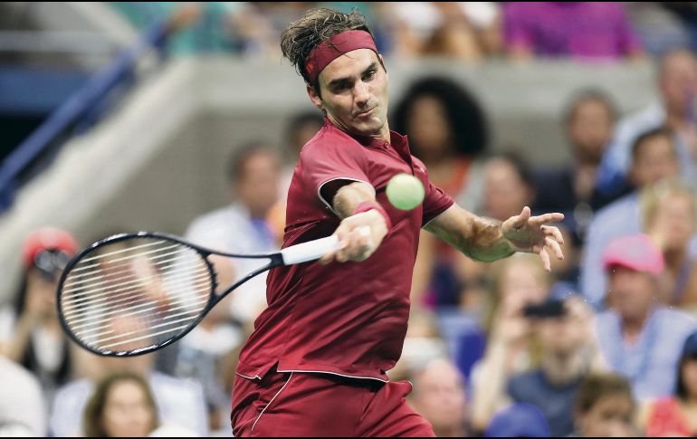 Roger Federer superó en tres sets a su rival de la primera ronda, el japonés Yoshihito Nishioka. EFE