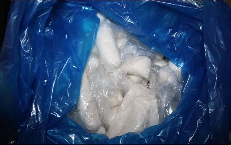 Lo asegurado es puesto a disposición del Ministerio Público de la Federación; peritos de la institución analizan la sustancia para identificar su composición química. NTX / ARCHIVO