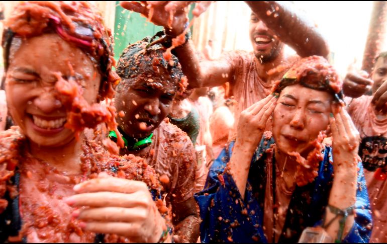 Unas 20 mil personas se unieron a la tradicional guerra festiva.