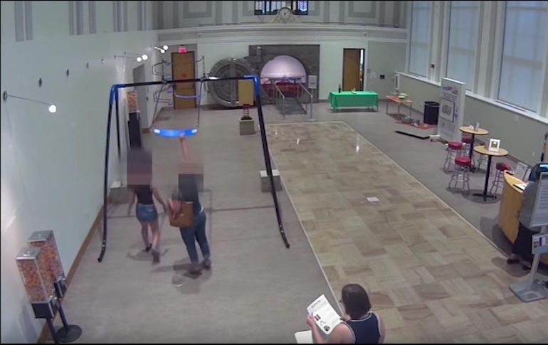 Una madre y su hija destruyeron la obra 