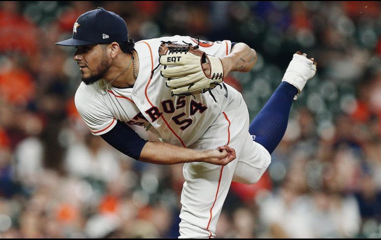 Roberto Osuna estuvo suspendido 75 juegos y ahora juega para los Astros. AP