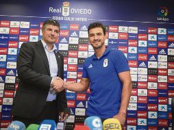 Cumple su sueño. Ahora sí, Oswaldo Alanís (derecha) podrá jugar en España. REAL OVIEDO