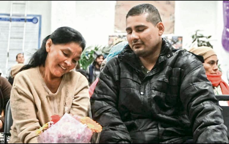 Migrante se reencuentra con su mamá. EL INFORMADOR/E. Barrera