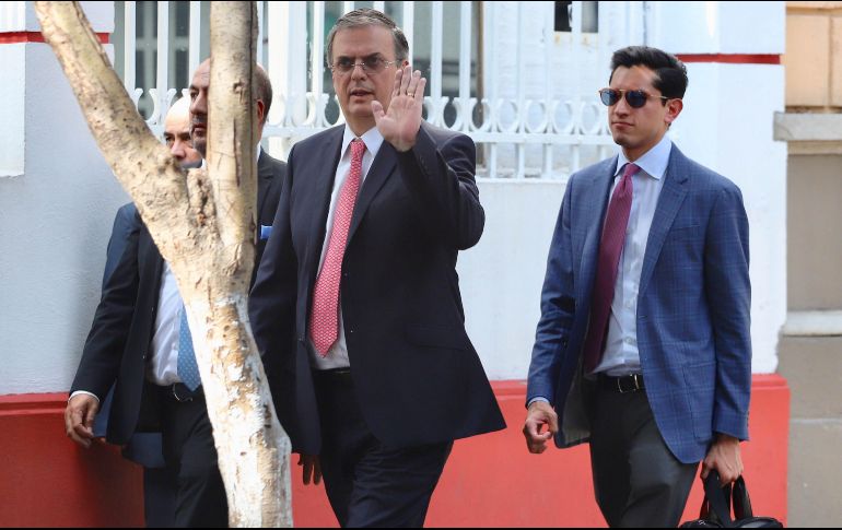 Andrés Manuel López Obrador está acompañado por Marcelo Ebrard Casaubon, propuesto para ocupar la Secretaría de Relaciones Exteriores en la próxima administración. SUN / B. Fregoso