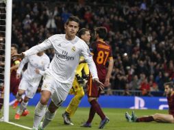 James, durante su paso por Madrid, celebra tras anotar a la Roma en la edición 2015-2016 de la Champions League, EFE/ARCHIVO