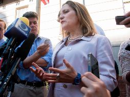 Chrystia Freeland, encargada de las negociaciones de Canadá, explicó que aún quedan temas pendientes por resolver con Estados Unidos. AFP/J. Watson