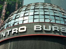 En el mercado accionario local se opera con un volumen de 985 mil 256 títulos, por un importe económico de 38.5 millones de pesos. NTX / ARCHIVO