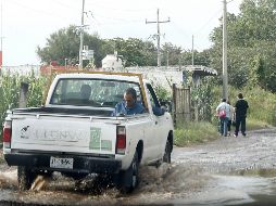 Los trabajadores se trasladaron al rancho de Gerónimo Corona a bordo de siete camionetas oficiales. ESPECIAL