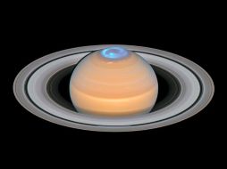  Las imágenes muestran una gran diversidad de emisiones con características variables, que están influenciadas por el viento solar y la rotación de ese planeta, que dura 11 horas. TWITTER/ @NASAHubble