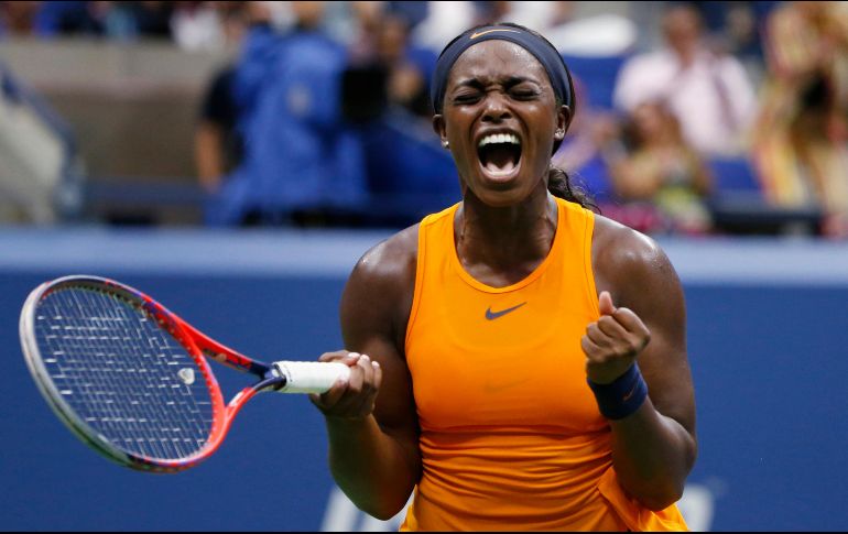 Stephens dominó el primer set sin contemplaciones, con un gran acierto con su servicio y sin cometer demasiados errores no forzados. AP / J. DeCrow