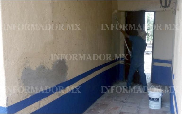 El delegado de Liconsa en Jalisco llevó a trabajadores de la dependencia para labores de remozamiento en un rancho de su propiedad. ESPECIAL