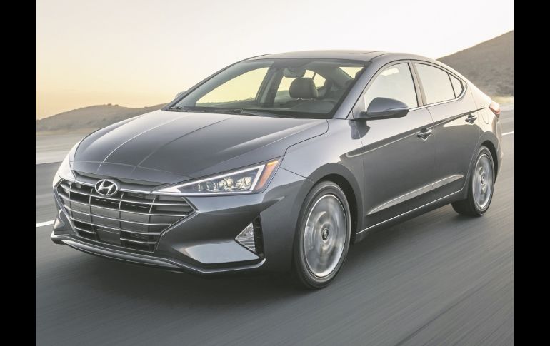 No hace mucho que Hyundai presentó en nuestro mercado al nuevo Elantra, y apenas un par de años después se avecina una nueva imagen en este vehículo.