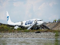 El avión venía de Moscú y llevaba a bordo 164 pasajeros y seis tripulantes. El incendio fue extinguido en ocho minutos. AP