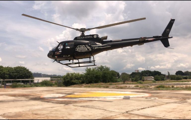 La gravedad de la caída requirió el uso de un helicóptero de la FGE para brindar atención oportuna a la mujer. ESPECIAL