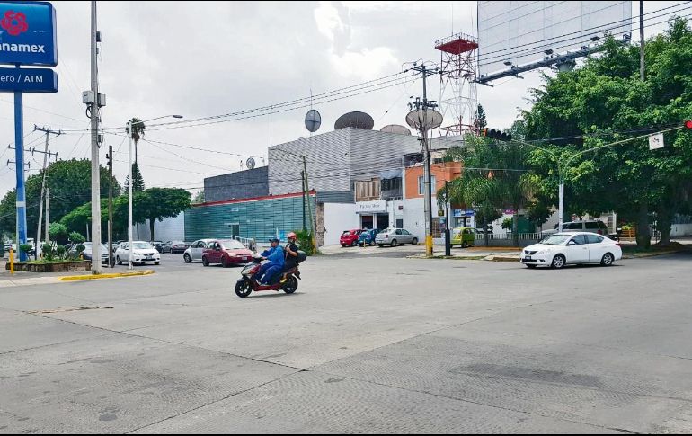 Los ciudadanos piden intervención en la zona para reducir el riesgo de choques. EL INFORMADOR / I. Martínez