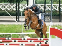 Juan Ángel Hernández  y “Cusco” obtuvieron la moña verde con tiempo de 28.24 segundos y sin faltas. EL INFORMADOR / F. ATILANO