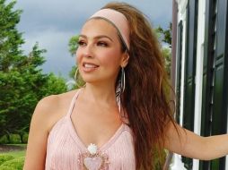 En la versión corta del video que comparte la cantante, se muestra a siete jóvenes bailando la canción de Thalía. Instagram / @thalia
