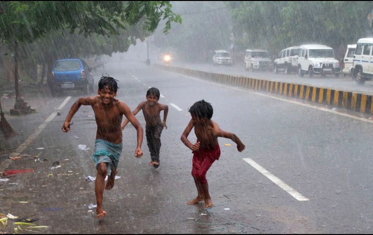 En la India es notoria la preferencia por el niño, debido a que perpetúa el linaje y hereda propiedades. AP / ARCHIVO