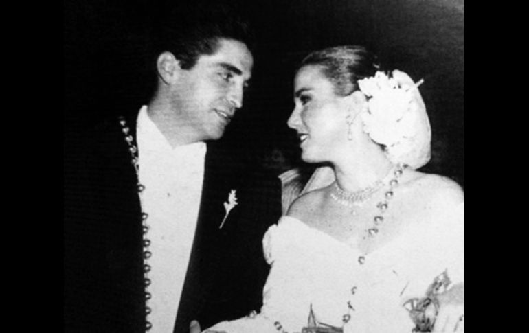 Sí, ya sabemos que actualmente y como decían las abuelas que “hoy en día el tiempo se pasa volando”, pero es que ciertamente con tantos distractores, la tecnología y la sobre información en verdad el tiempo vuela y apenas podemos creer que de la boda de María José González Silva y Martín Camarena De Obeso ya pasaron 25 años, en una de las ceremonias más elegantes de la época en el imponente templo de San Agustín, sede del riquísimo e importante monasterio que fue famoso en la Nueva Galicia y hasta en el lejano Oriente por su notable poder y preponderancia sobre otras órdenes religiosas. CORTESÍA F. Partida