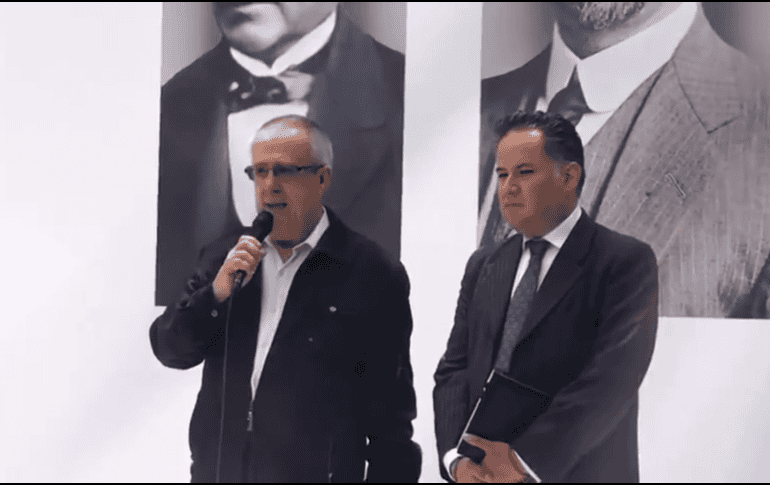 El futuro secretario de Hacienda, Carlos Urzúa, presentó a Nieto Castillo como el encargado del brazo más importante de la SHCP. TWITTER / @RuidoEnLaRed